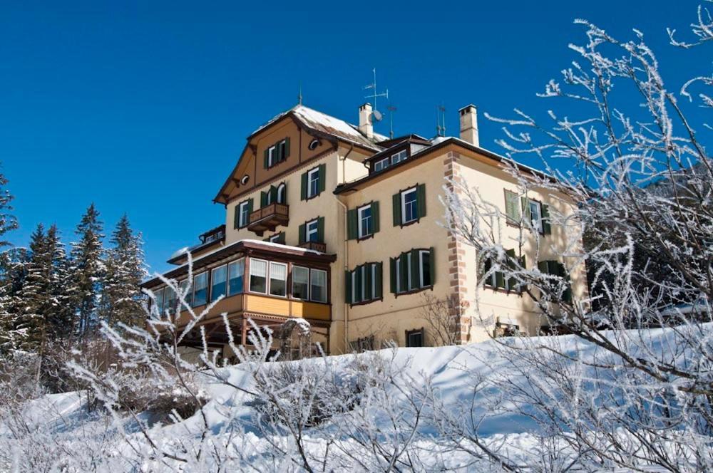 Hotel Baur Am See Toblach Exterior foto