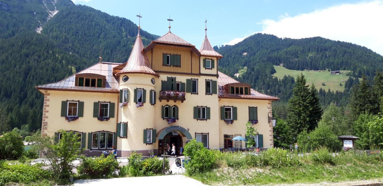 Hotel Baur Am See Toblach Exterior foto